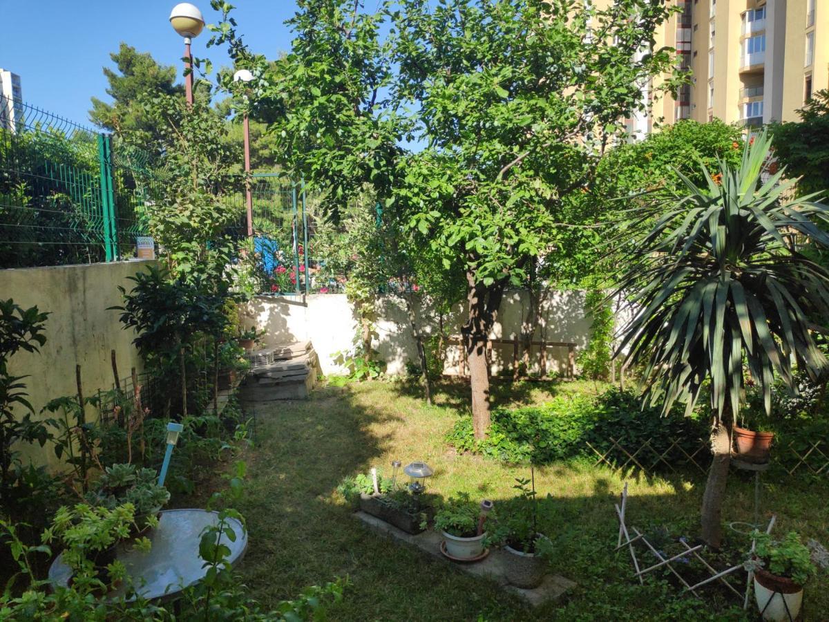 Spacious Apartment With Big Garden Near Beach Сплит Экстерьер фото